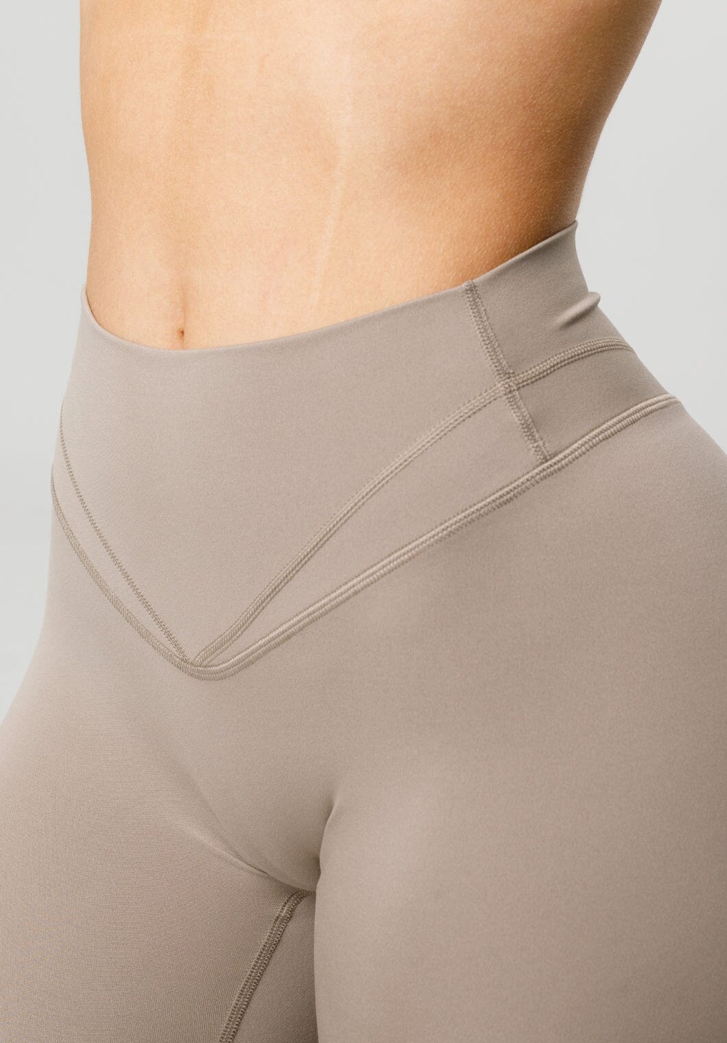 Women's High-Rise Leggings with Contour Seam for Gym