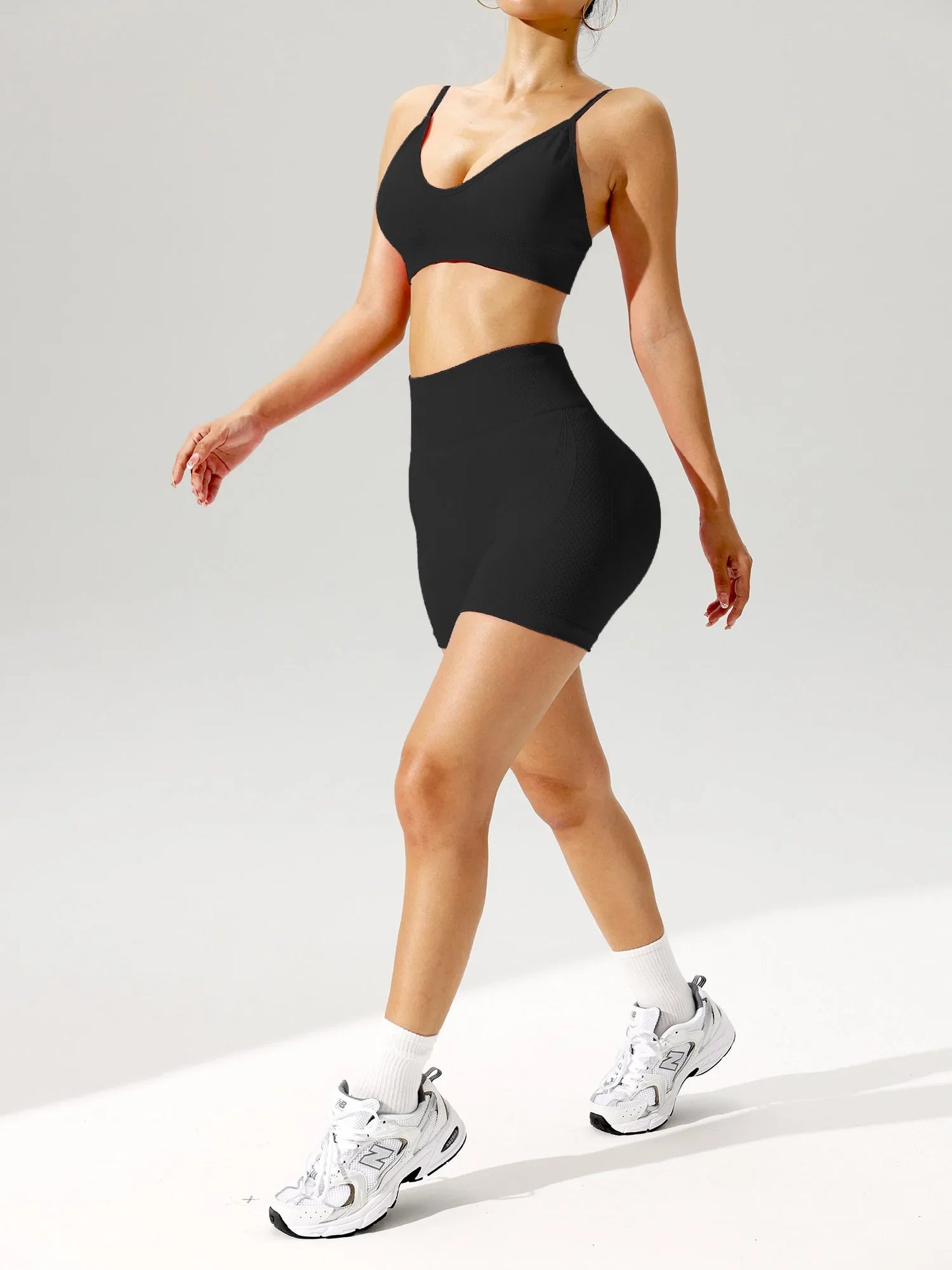 Women's Active Bra &amp; Shorts Set Moisture-Wicking for Gym