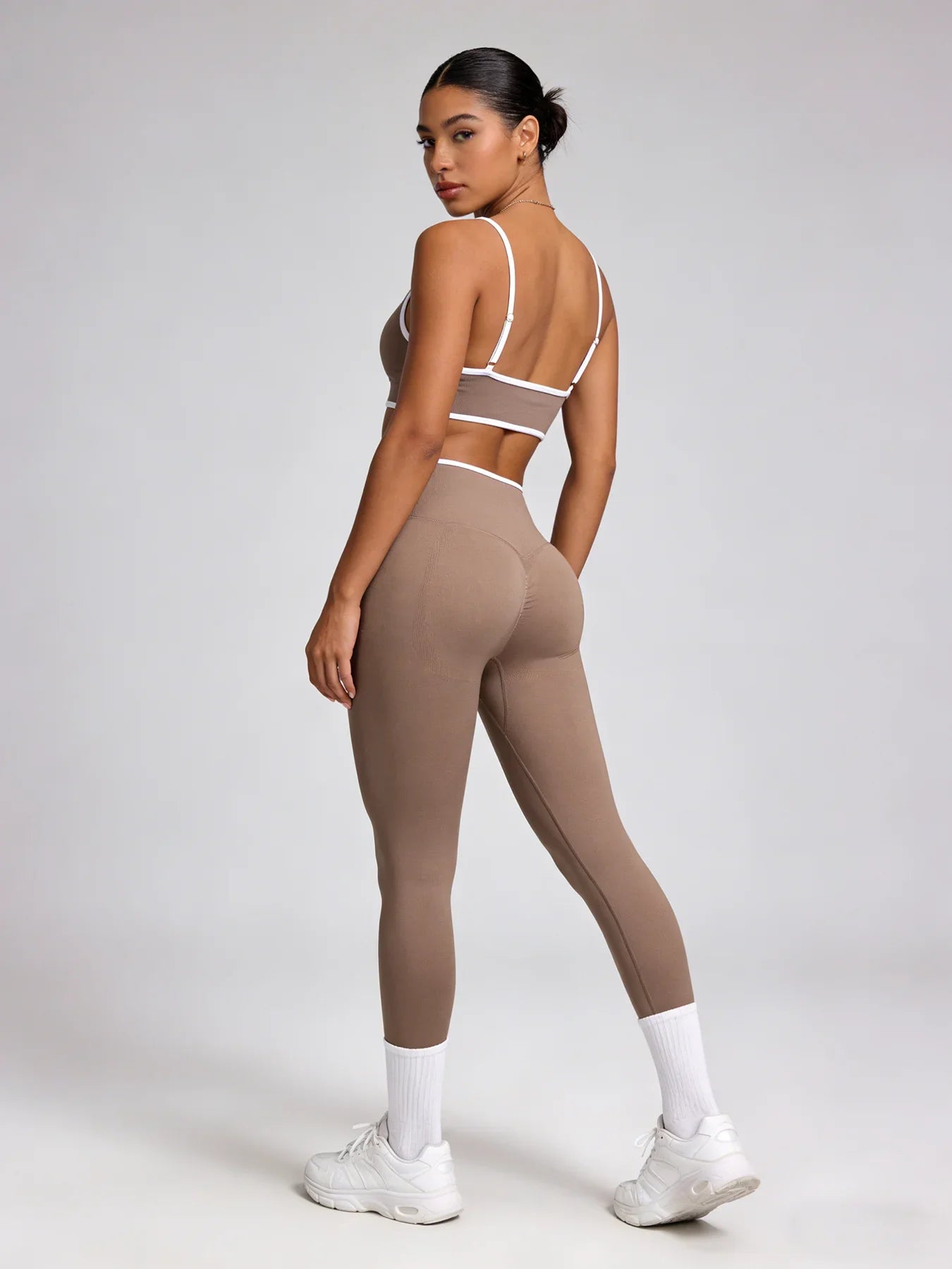 Women's Contrast Trim Yoga Outfit with Spaghetti Bra for Gym
