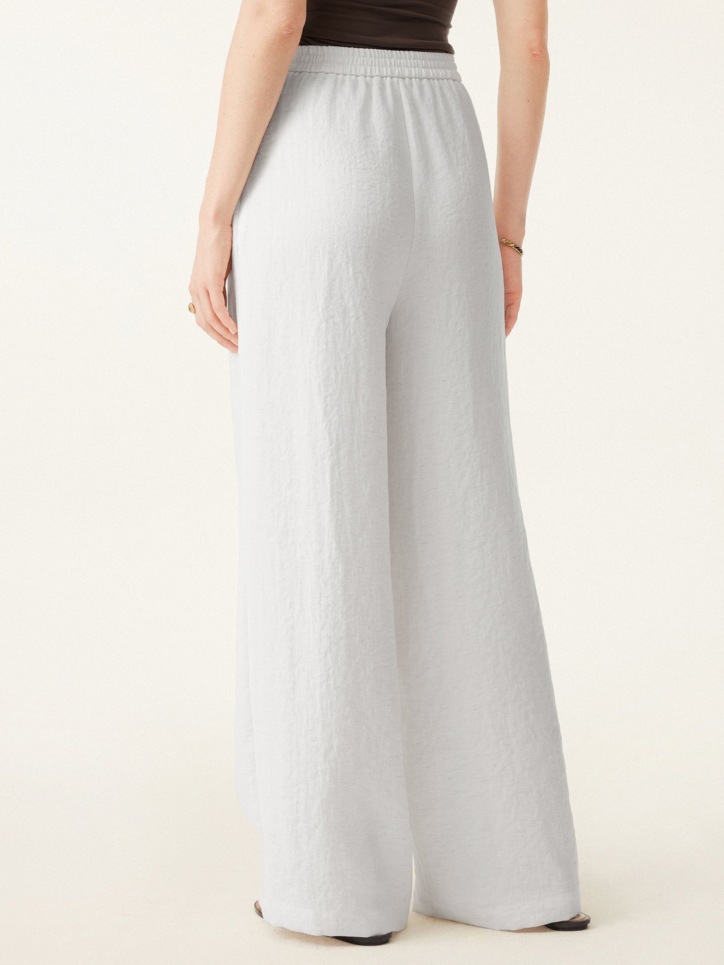 Women's Wide Leg Pant with Pockets for Warm-Weather Workdays
